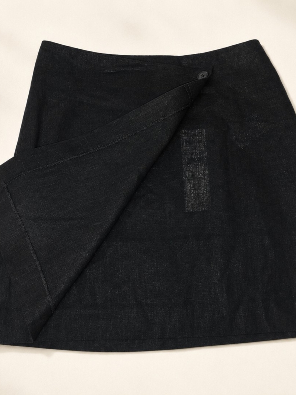 Calvin Klein Black Linen Blend Wrap Mini Skirt Size 4 NWT - Picture 4 of 7